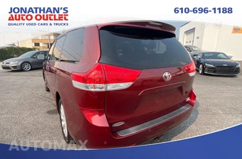 2014 Toyota Sienna XLE 7-Passenger 119.3" WB - miniatura 7