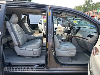 2014 Toyota Sienna XLE 7-Passenger 119.3" WB - miniatura 15