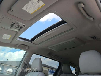 2014 Toyota Sienna XLE 8-Passenger 119.3" WB - miniatura 8