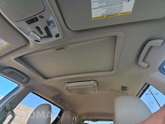 2014 Toyota Sienna XLE 8-Passenger 119.3" WB - miniatura 11