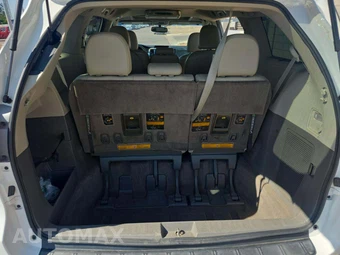 2014 Toyota Sienna XLE 8-Passenger 119.3" WB - miniatura 15