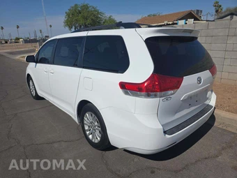 2014 Toyota Sienna XLE 8-Passenger 119.3" WB - miniatura 2