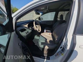 2014 Toyota Sienna XLE 8-Passenger 119.3" WB - miniatura 6