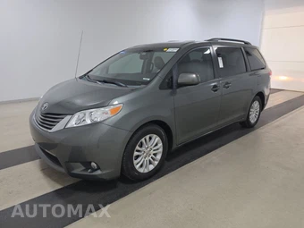2014 Toyota Sienna XLE 8-Passenger 119.3" WB