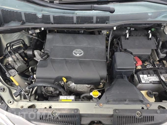 2014 Toyota Sienna XLE 8-Passenger 119.3" WB - miniatura 16
