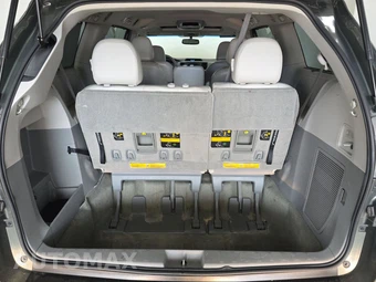 2014 Toyota Sienna XLE 8-Passenger 119.3" WB - miniatura 17