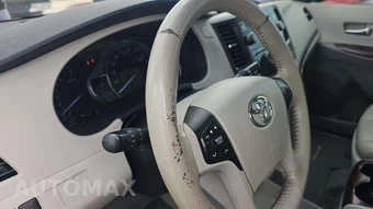 2014 Toyota Sienna XLE 8-Passenger 119.3" WB - miniatura 27