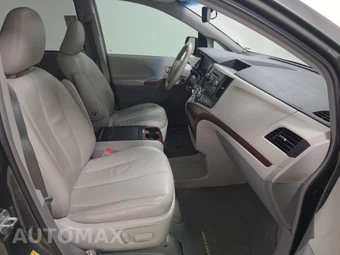 2014 Toyota Sienna XLE 8-Passenger 119.3" WB - miniatura 8