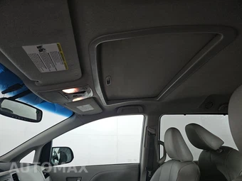 2014 Toyota Sienna XLE 8-Passenger 119.3" WB - miniatura 17