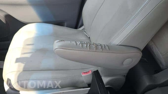 2014 Toyota Sienna XLE 8-Passenger 119.3" WB - miniatura 28