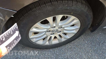 2014 Toyota Sienna XLE 8-Passenger 119.3" WB - miniatura 35