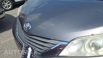 2014 Toyota Sienna XLE 8-Passenger 119.3" WB - miniatura 46