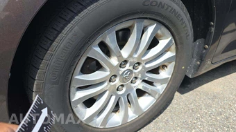 2014 Toyota Sienna XLE 8-Passenger 119.3" WB - miniatura 47