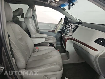 2014 Toyota Sienna XLE 8-Passenger 119.3" WB - miniatura 8