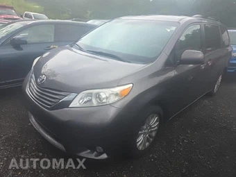 2014 Toyota Sienna XLE 8-Passenger 119.3" WB