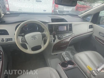 2014 Toyota Sienna XLE 8-Passenger 119.3" WB - miniatura 14