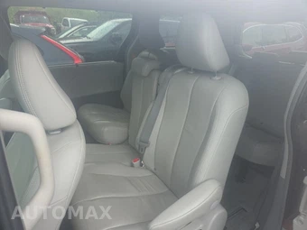 2014 Toyota Sienna XLE 8-Passenger 119.3" WB - miniatura 16