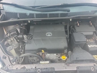 2014 Toyota Sienna XLE 8-Passenger 119.3" WB - miniatura 18