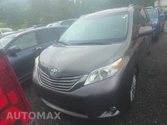 2014 Toyota Sienna XLE 8-Passenger 119.3" WB - miniatura 2