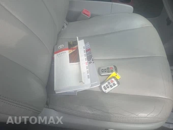 2014 Toyota Sienna XLE 8-Passenger 119.3" WB - miniatura 21