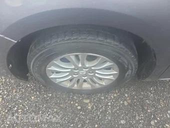2014 Toyota Sienna XLE 8-Passenger 119.3" WB - miniatura 8