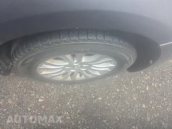 2014 Toyota Sienna XLE 8-Passenger 119.3" WB - miniatura 9