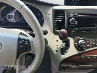 2014 Toyota Sienna XLE 8-Passenger 119.3" WB - miniatura 11