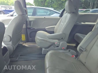 2014 Toyota Sienna XLE 8-Passenger 119.3" WB - miniatura 13