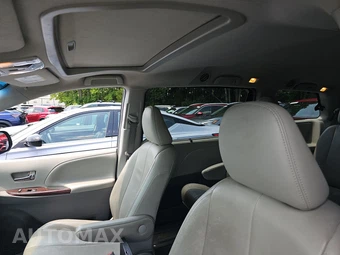 2014 Toyota Sienna XLE 8-Passenger 119.3" WB - miniatura 19