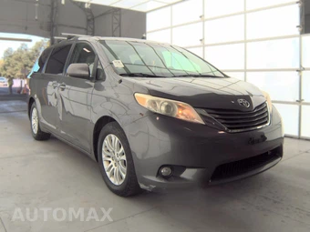 2014 Toyota Sienna XLE 8-Passenger 119.3" WB - miniatura 3