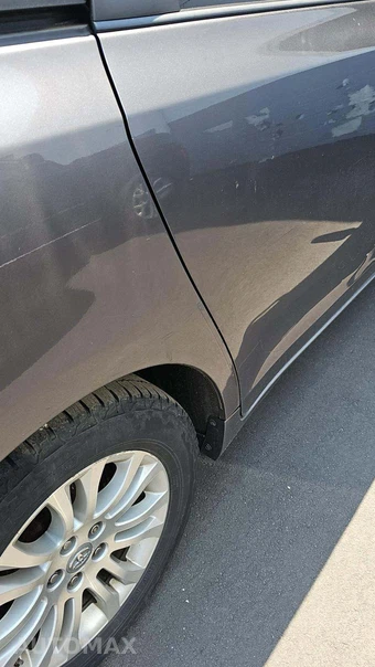 2014 Toyota Sienna XLE 8-Passenger 119.3" WB - miniatura 39