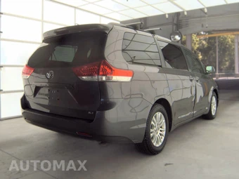 2014 Toyota Sienna XLE 8-Passenger 119.3" WB - miniatura 4