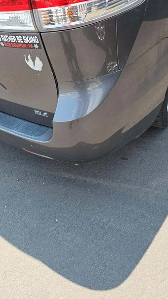 2014 Toyota Sienna XLE 8-Passenger 119.3" WB - miniatura 44