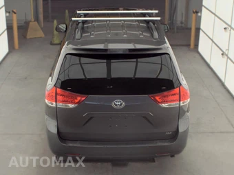 2014 Toyota Sienna XLE 8-Passenger 119.3" WB - miniatura 5