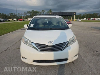 2014 Toyota Sienna XLE 8-Passenger 119.3" WB - miniatura 2