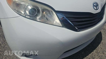 2014 Toyota Sienna XLE 8-Passenger 119.3" WB - miniatura 23