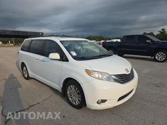 2014 Toyota Sienna XLE 8-Passenger 119.3" WB - miniatura 3
