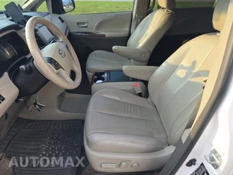 2014 Toyota Sienna XLE 8-Passenger 119.3" WB - miniatura 7