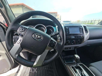 2014 Toyota Tacoma Crew Cab Medium Bed - miniatura 10