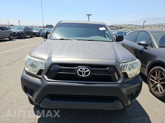 2014 Toyota Tacoma PreRunner Crew Cab Medium Bed – miniatura 2