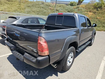 2014 Toyota Tacoma PreRunner Crew Cab Medium Bed – miniatura 4