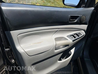 2014 Toyota Tacoma PreRunner Crew Cab Medium Bed – miniatura 9