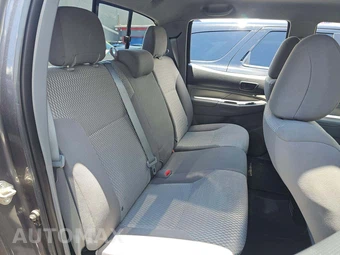 2014 Toyota Tacoma PreRunner Crew Cab Medium Bed – miniatura 16