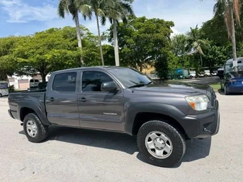 2014 Toyota Tacoma PreRunner Crew Cab Medium Bed - miniatura 5