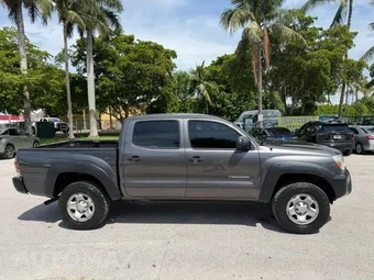 2014 Toyota Tacoma PreRunner Crew Cab Medium Bed - miniatura 6