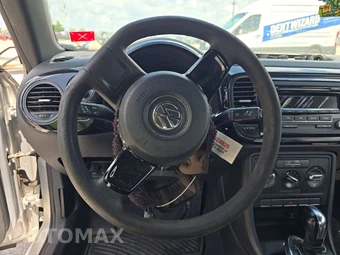 2014 Volkswagen Beetle 2.5L Entry Hatchback - miniatura 10