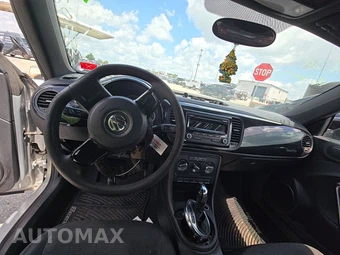 2014 Volkswagen Beetle 2.5L Entry Hatchback - miniatura 11