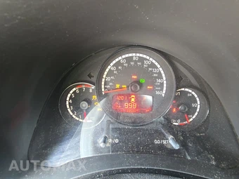 2014 Volkswagen Beetle 2.5L Entry Hatchback - miniatura 12
