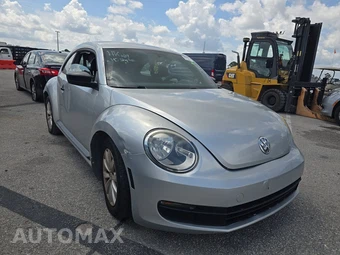 2014 Volkswagen Beetle 2.5L Entry Hatchback - miniatura 3