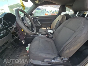 2014 Volkswagen Beetle 2.5L Entry Hatchback - miniatura 7